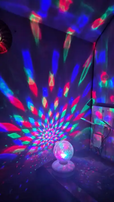 Lámpara de Efectos LED Multicolor para Fiestas - miniatura 2