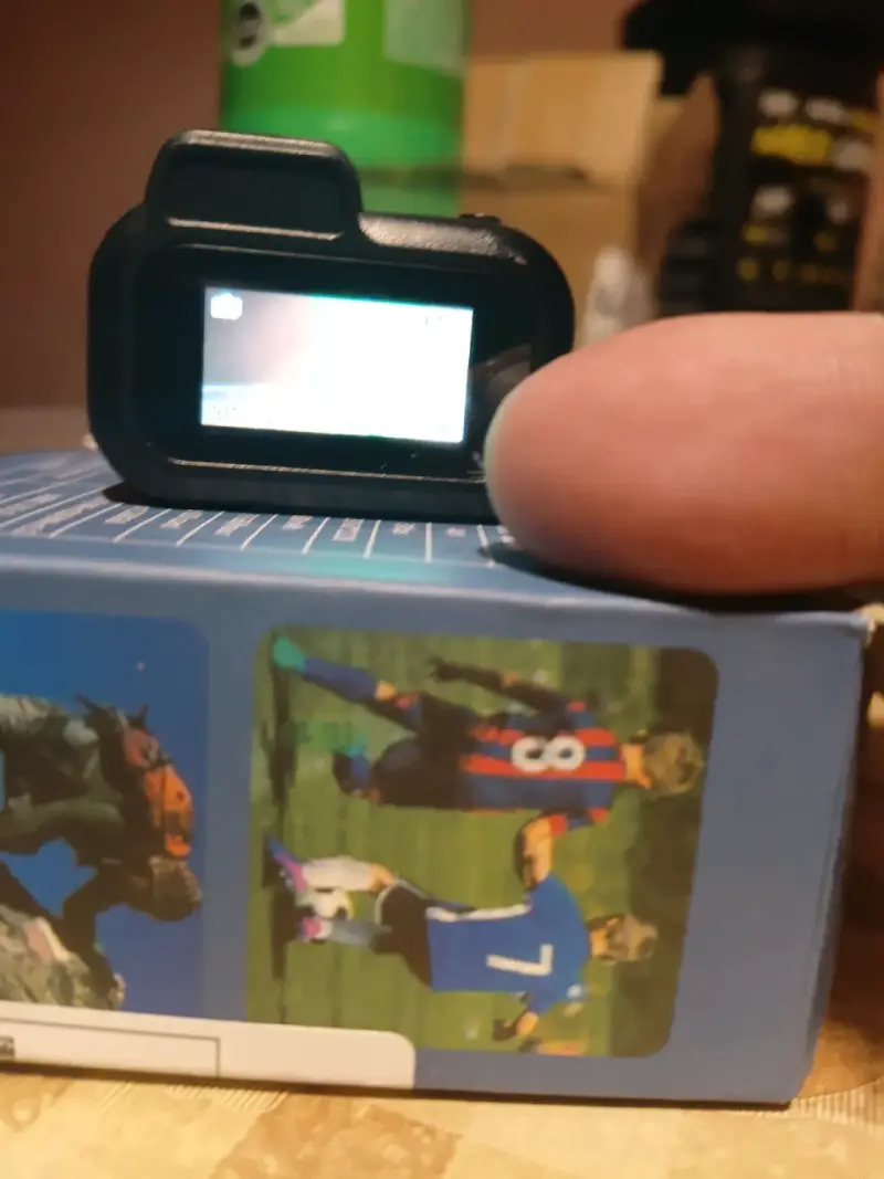 Mini Cámara deportiva compacta con pantalla - 1