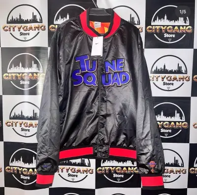 Chaqueta Nike Tune Squad negra y roja - miniatura 1