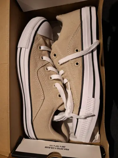Zapatillas converse nuevas - miniatura 1