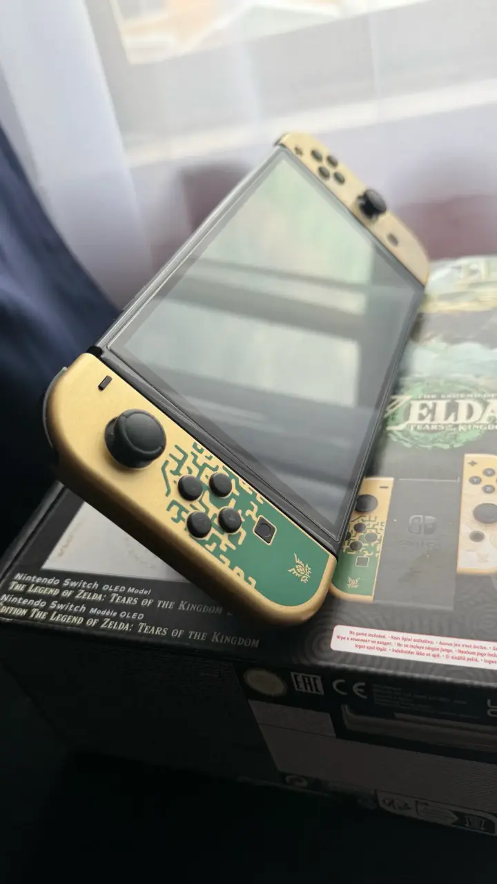 Nintendo Switch Oled Edición Zelda + Micro SD 256 - 3
