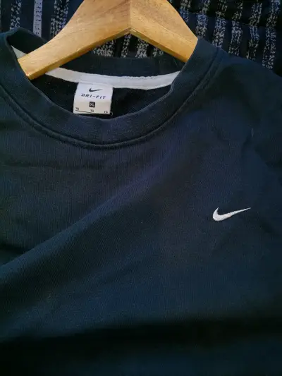 Polerón Nike Dri-Fit Negro Unisex - miniatura 3