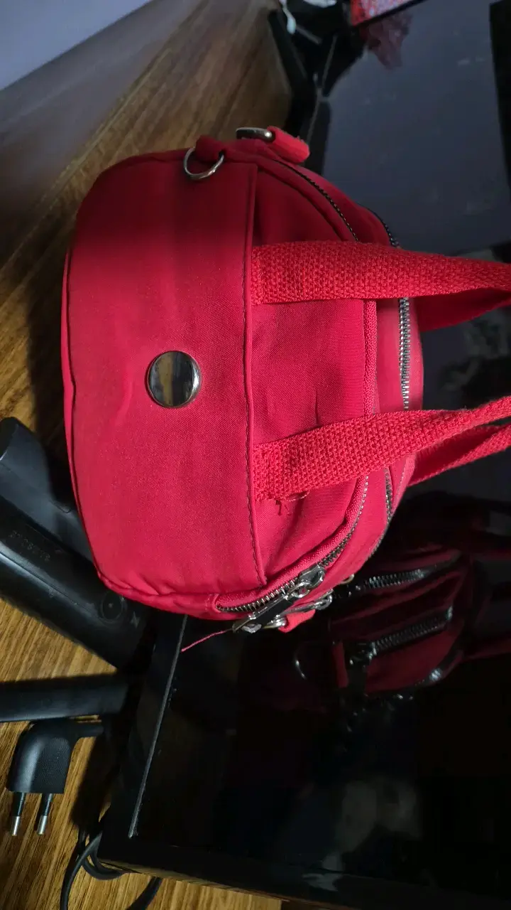 Bolso de mano rojo con triple cierre - 5