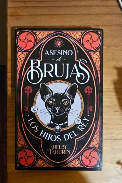Libro 'Asesino de Brujas: Los Hijos del Rey' de Shelby Mahurin - miniatura 1