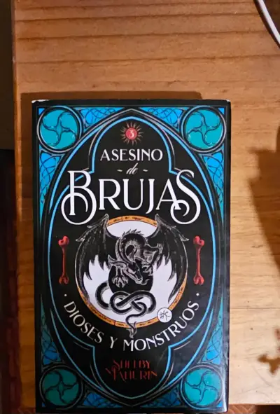 Libro Asesino de Brujas: Dioses y Monstruos - miniatura 1