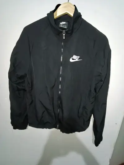 Chaqueta deportiva negra Nike para hombre - miniatura 2