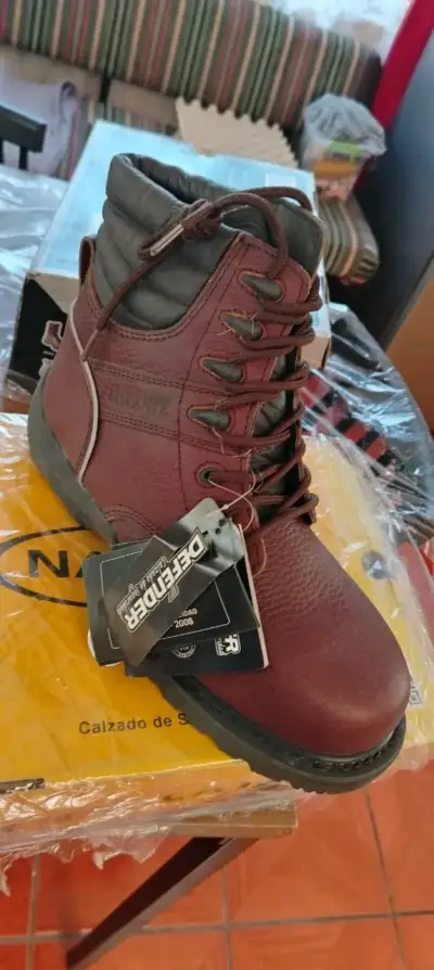 Botas de cuero Defeder marrón para hombre - miniatura 1
