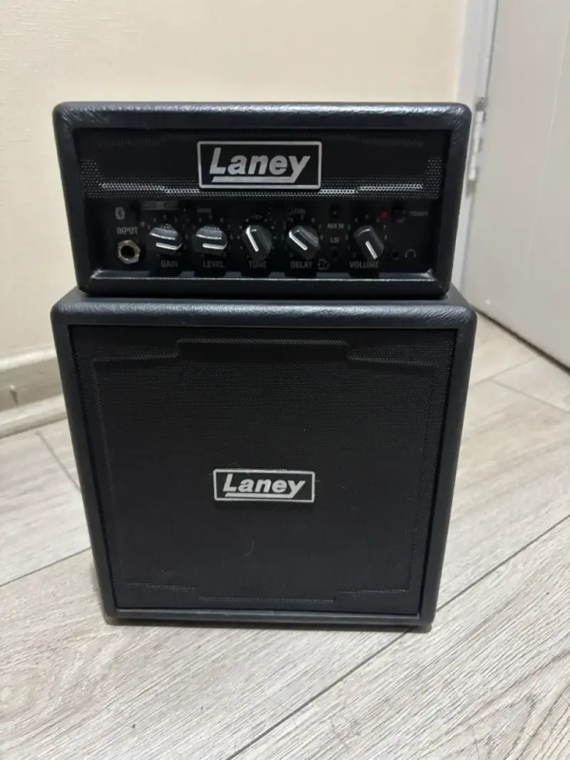 Amplificador de guitarra Laney compacto
