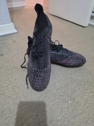 Botines de fútbol Adidas Predator negros y morados - miniatura 3