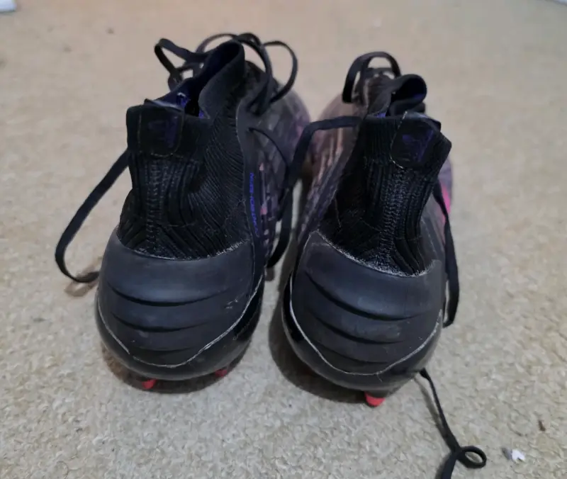 Botines de fútbol Adidas Predator negros y morados - 4