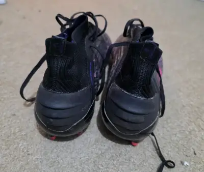 Botines de fútbol Adidas Predator negros y morados - miniatura 4