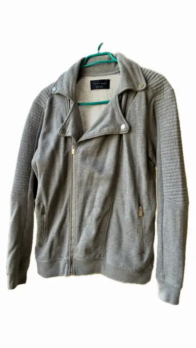 Chaqueta gris ZARA con cierre y detalles acolchad - miniatura 1