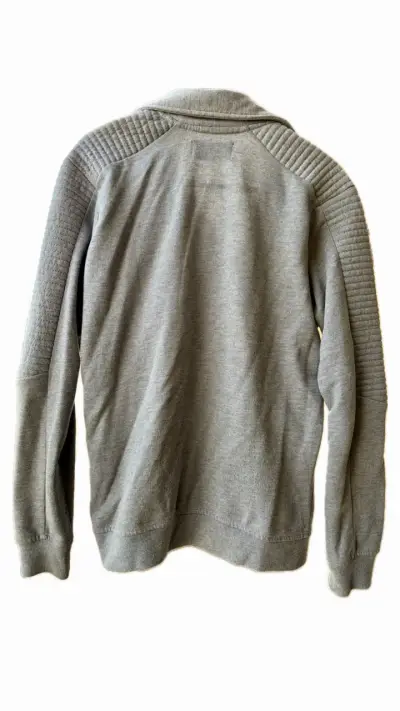 Chaqueta gris ZARA con cierre y detalles acolchad - miniatura 3