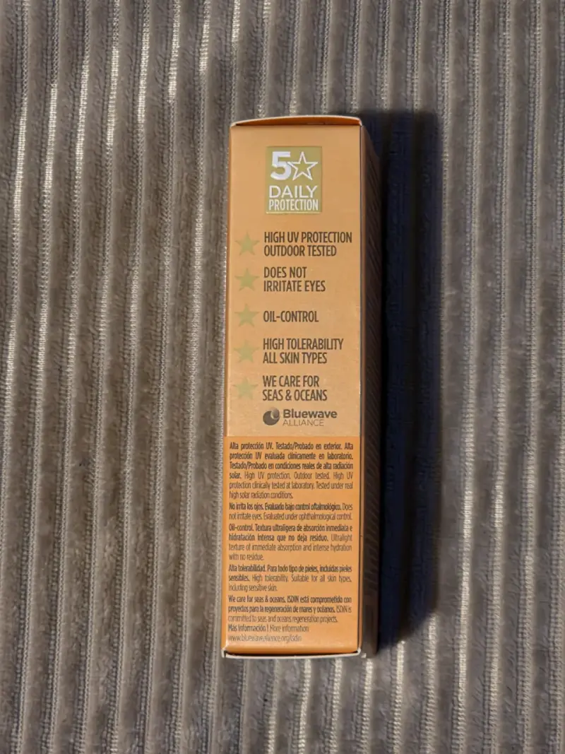 Protector solar ISDIN Fusion Water Magic Glow SPF 50 - 2