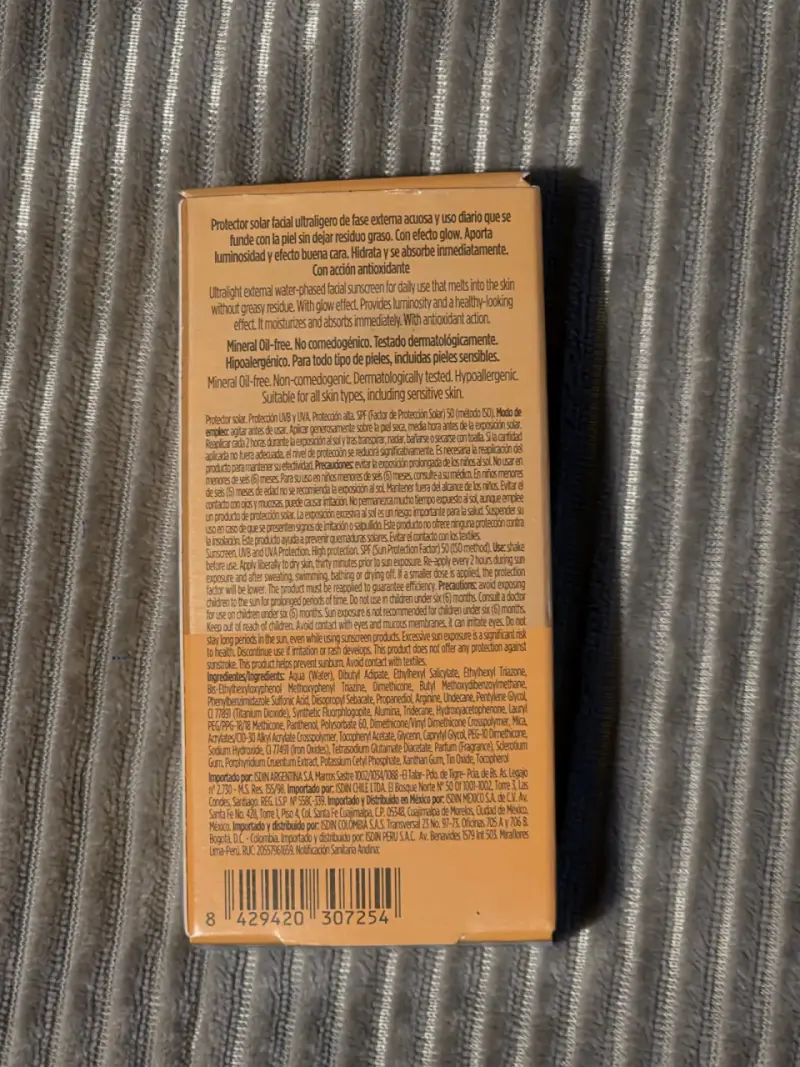 Protector solar ISDIN Fusion Water Magic Glow SPF 50 - 3