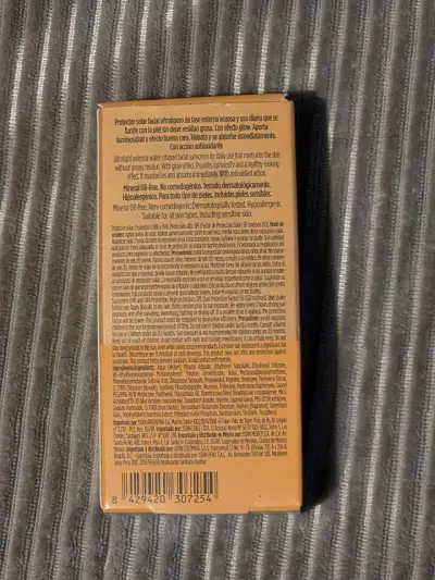 Protector solar ISDIN Fusion Water Magic Glow SPF 50 - miniatura 3