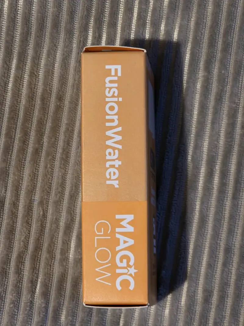 Protector solar ISDIN Fusion Water Magic Glow SPF 50 - 4