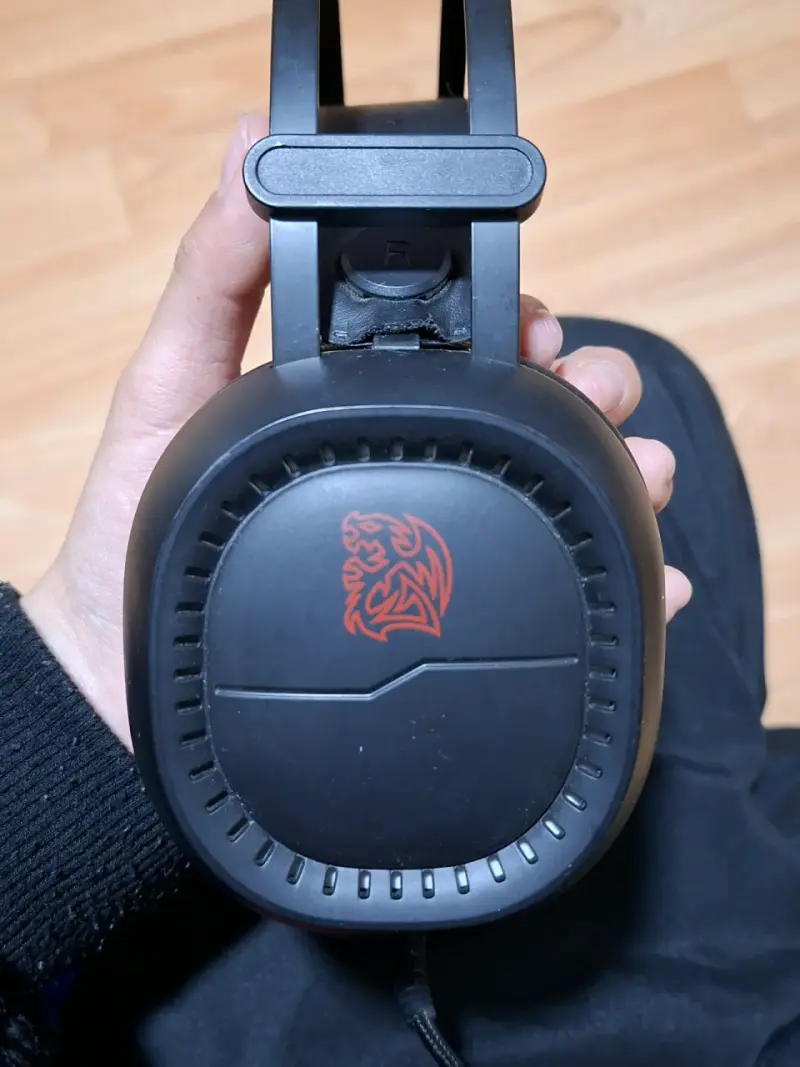 Audífonos gamer Thermaltake Tt eSPORTS Shock Pro - 2