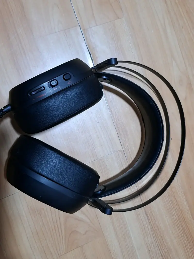 Audífonos gamer Thermaltake Tt eSPORTS Shock Pro - 5