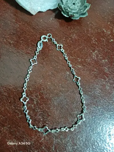 Pulsera de plata con diseño floral y sonriente - miniatura 3