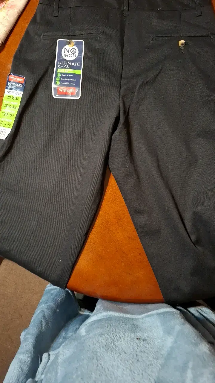 Pantalones Khaki Wrangler Ultimate Flex - 3