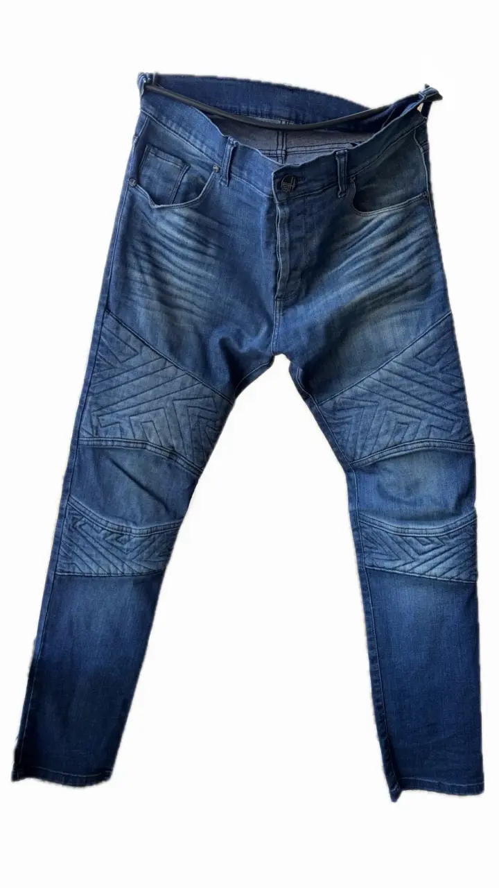 Jeans de Hombre Tascani con Diseño Bordado - 2