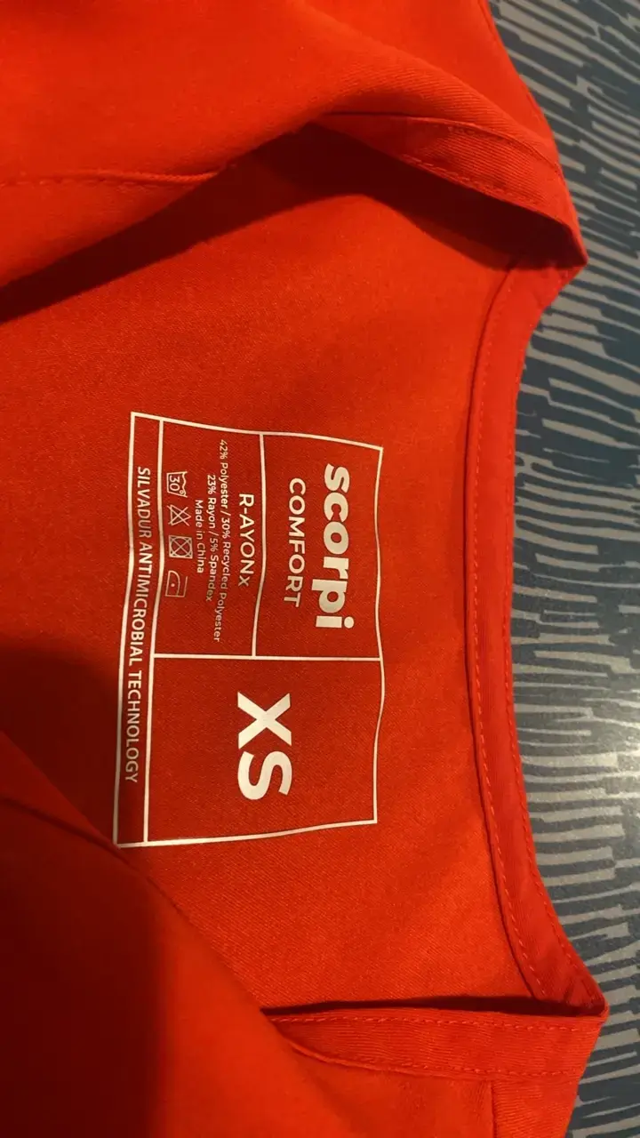 Conjunto médico rojo Scorpi Comfort - 4