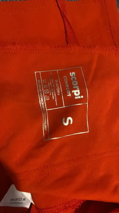 Conjunto médico rojo Scorpi Comfort - miniatura 6