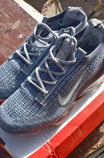 Zapatillas Nike Vapormax Flyknit gris - miniatura 3
