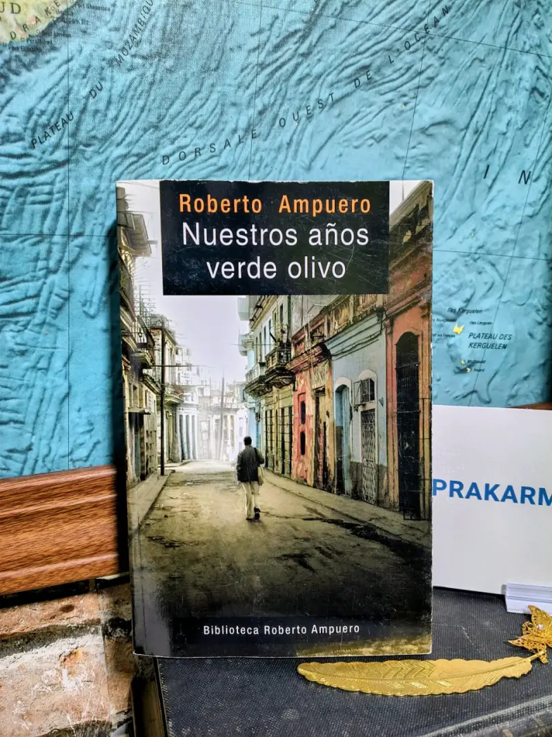 'Nuestros años verde olivo' de Roberto Ampuer - 1