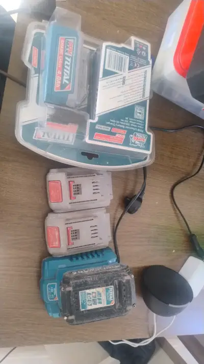 Kit de batería y cargador Total 20V Li-Ion - miniatura 2