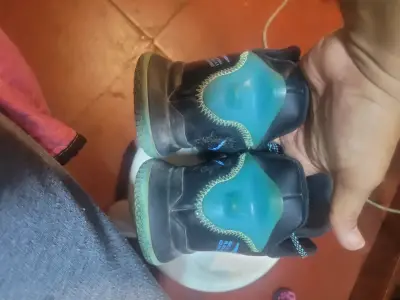 Zapatillas deportivas Nike negras y verdes - miniatura 2