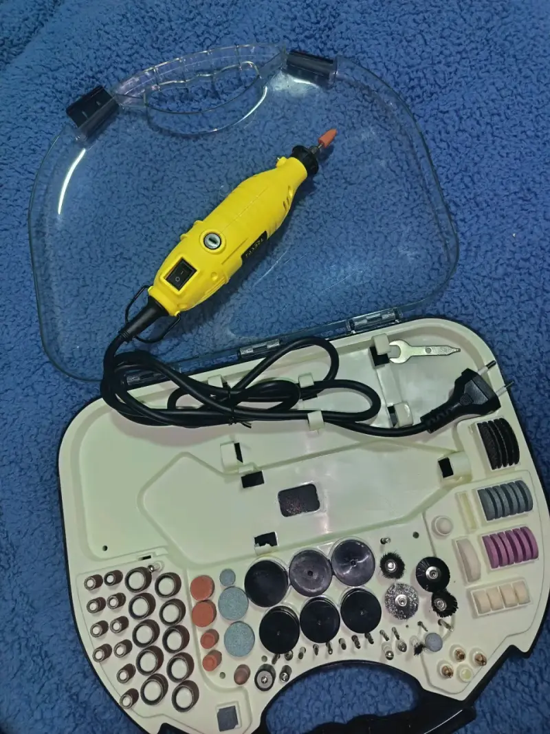 Mini taladro eléctrico con accesorios - 6