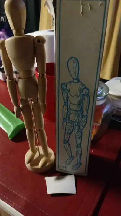 Maniquí articulado de madera para dibujo - miniatura 2