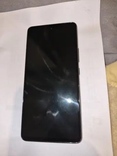 Smartphone Android con pantalla grande - miniatura 1
