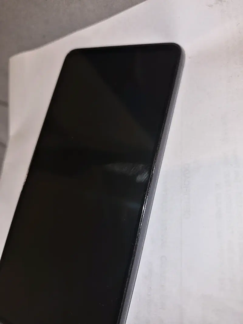 Smartphone Android con pantalla grande - 3