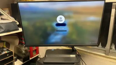 Computador Lenovo ThinkCentre Neo 50a Gen 5 AIO 24" - miniatura 2