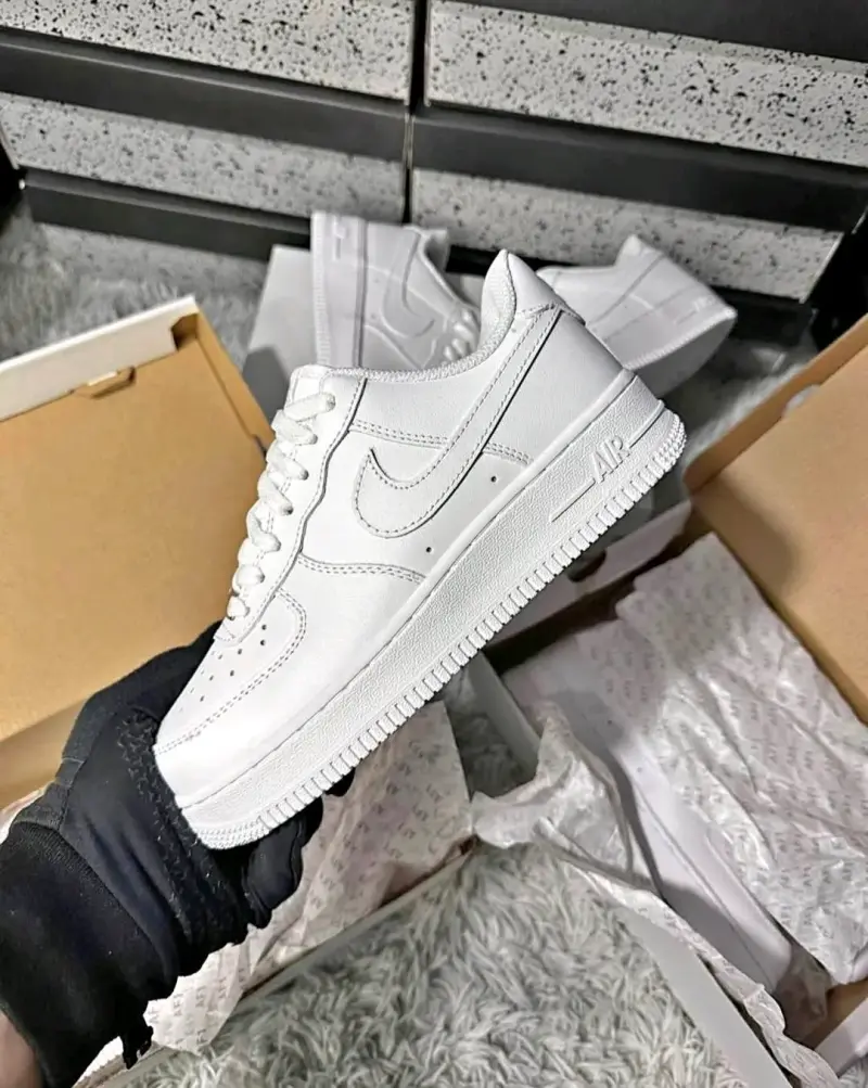 Zapatillas deportivas blancas Nike Air Force 1 - 3