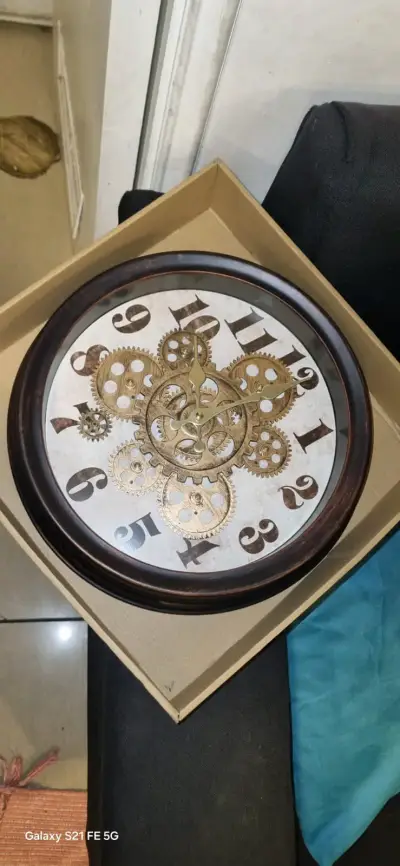 Relojes de pared con diseño de engranajes - miniatura 2