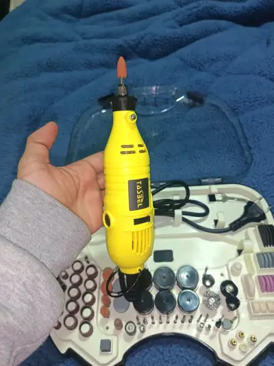 Mini taladro eléctrico con accesorios - miniatura 1