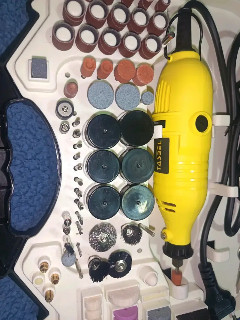 Mini taladro eléctrico con accesorios - 4