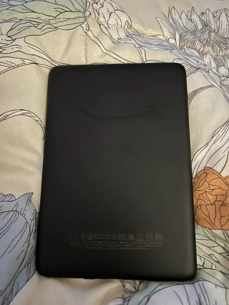 Kindle 6” 2024 Amazon con funda protectora - 3