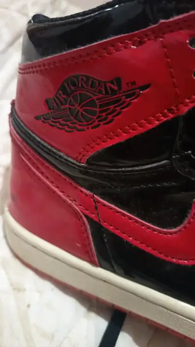 Zapatillas deportivas negras y rojas de alta calidad - miniatura 3