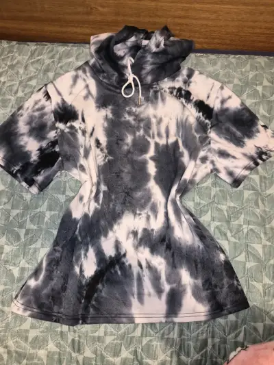 Conjunto deportivo tie-dye blanco y negro - miniatura 1