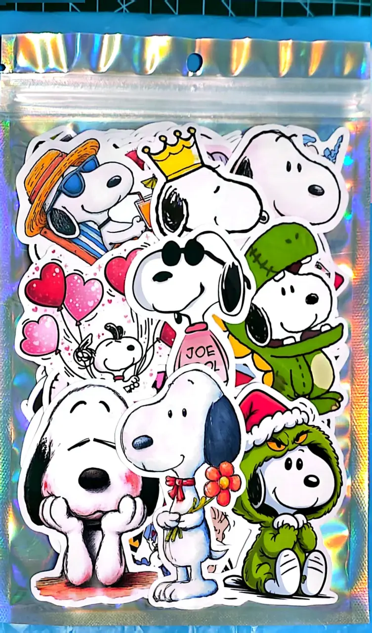 ⚜️Set de 250 stickers de Snoopy⚜️ en $10.000 - 3