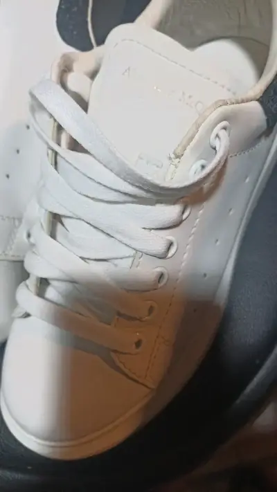 Zapatillas italianas blancas con detalle negro Ale - miniatura 1