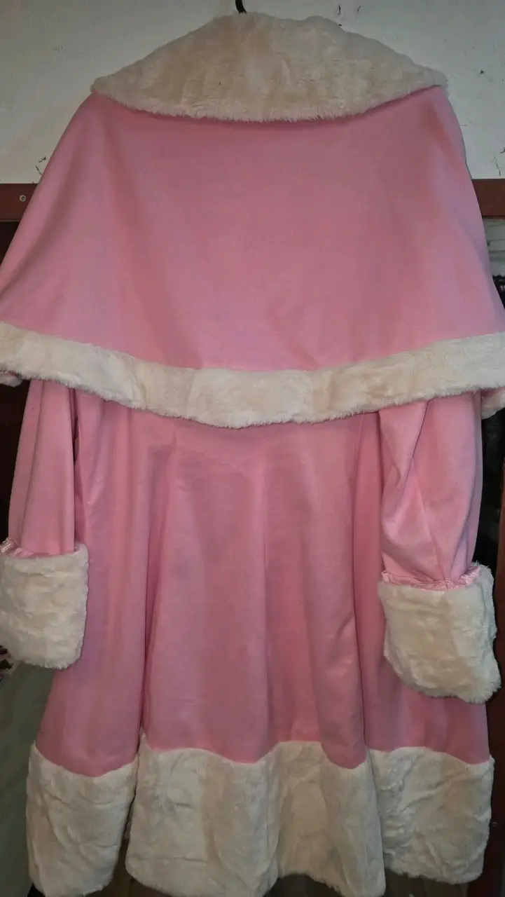 Abrigo Rosa con adornos de felpa - 3