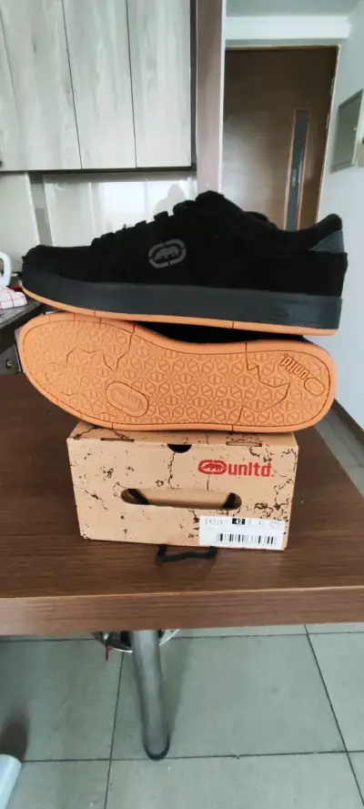 Zapatillas negras hombre - miniatura 1