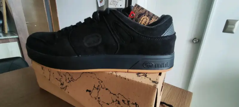 Zapatillas negras hombre - 2