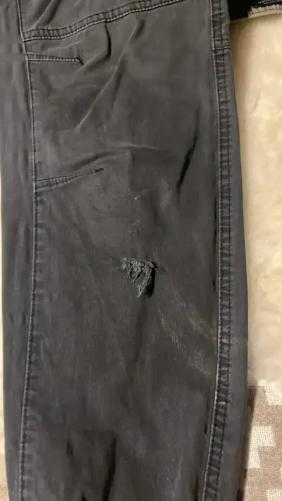 Pantalones cargo negros para hombre - miniatura 2